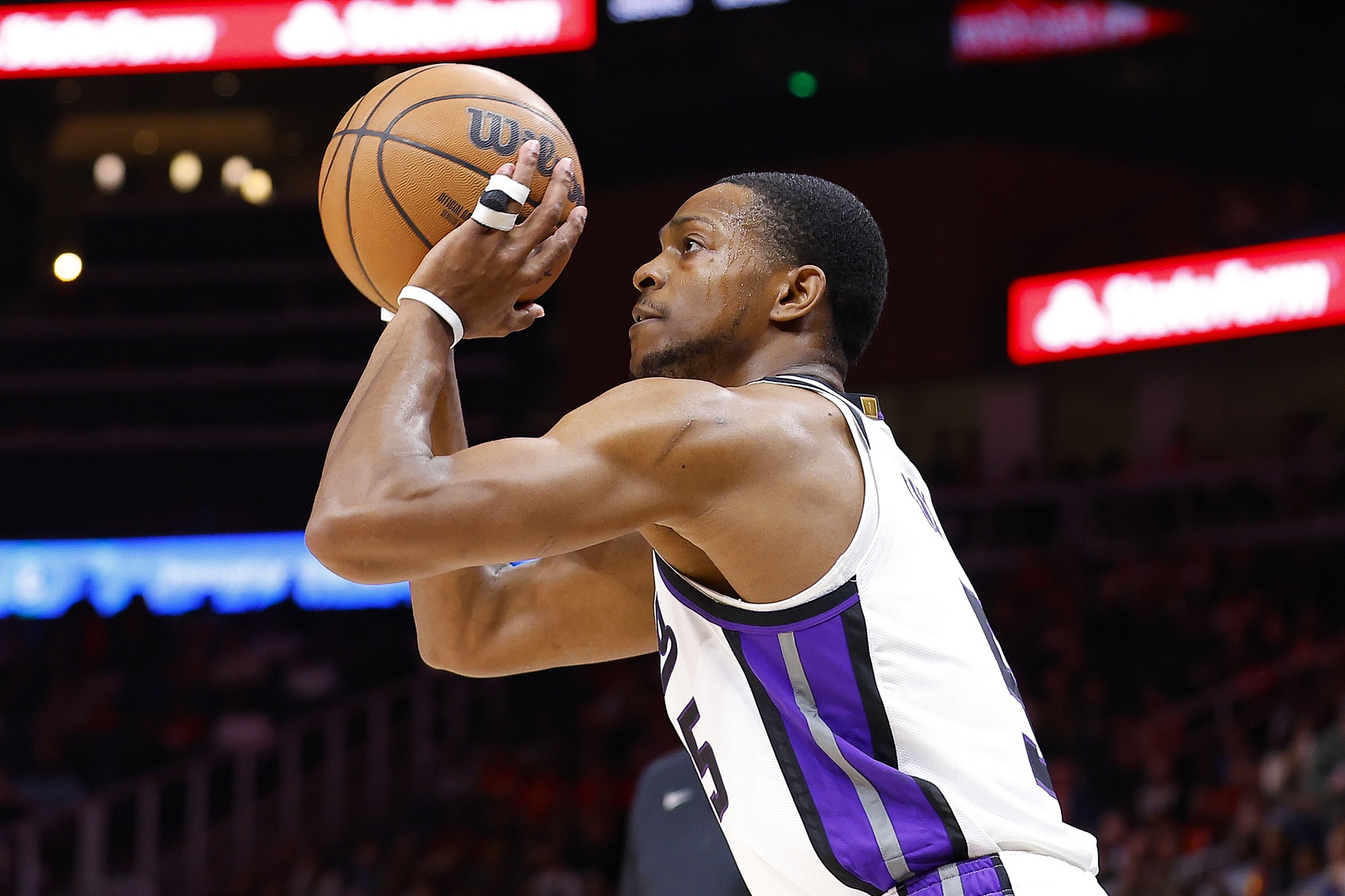 赛后突围战来临，北京首钢围绕欧联再遭质疑，引发热议，控场能力受关注的简单介绍